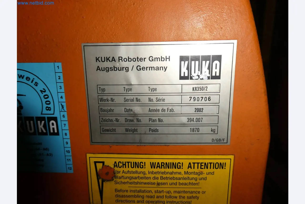 Robots, welding equipment and assembly accessories from the automotive industry-128