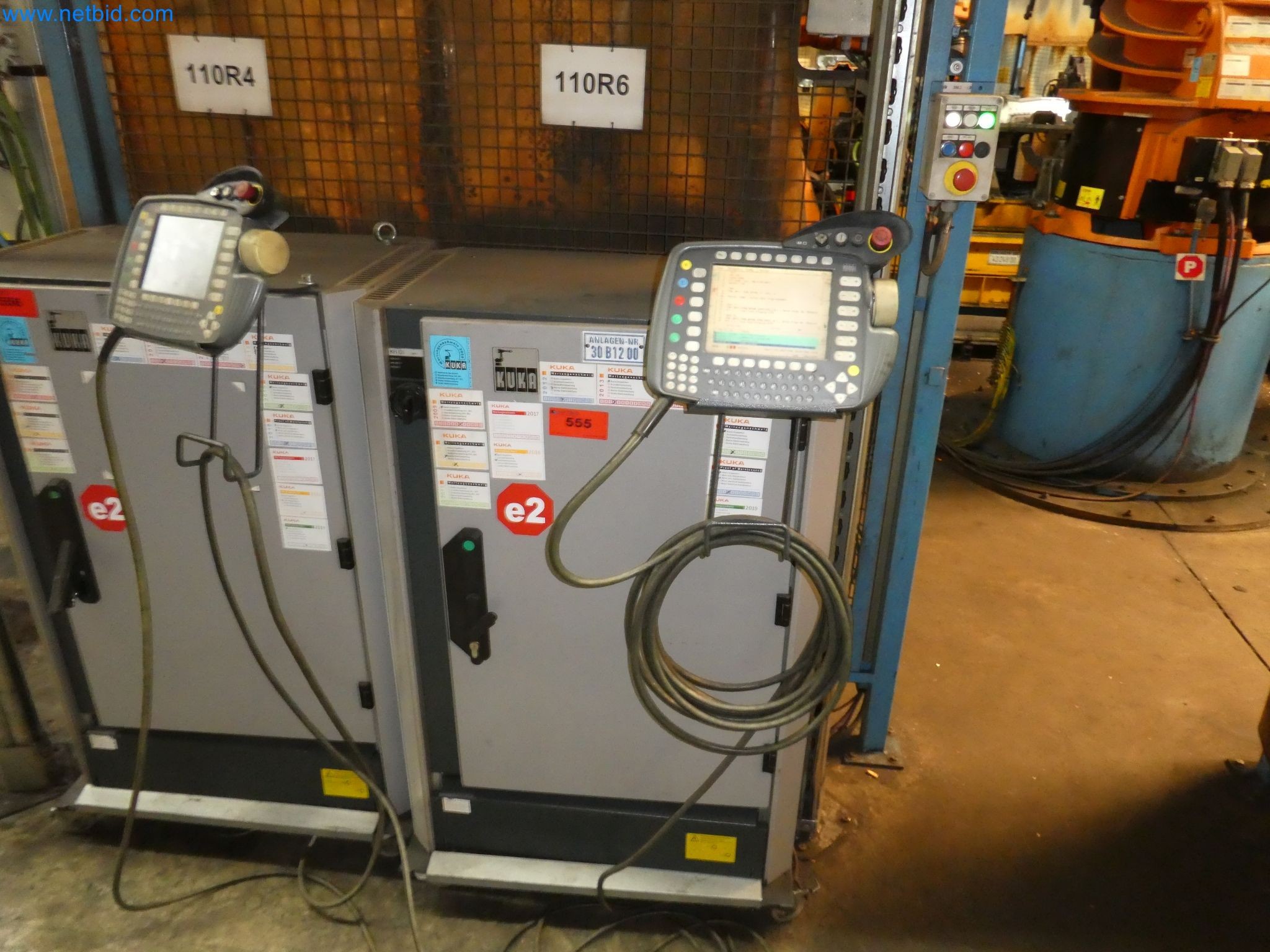 Robots, welding equipment and assembly accessories from the automotive industry-129