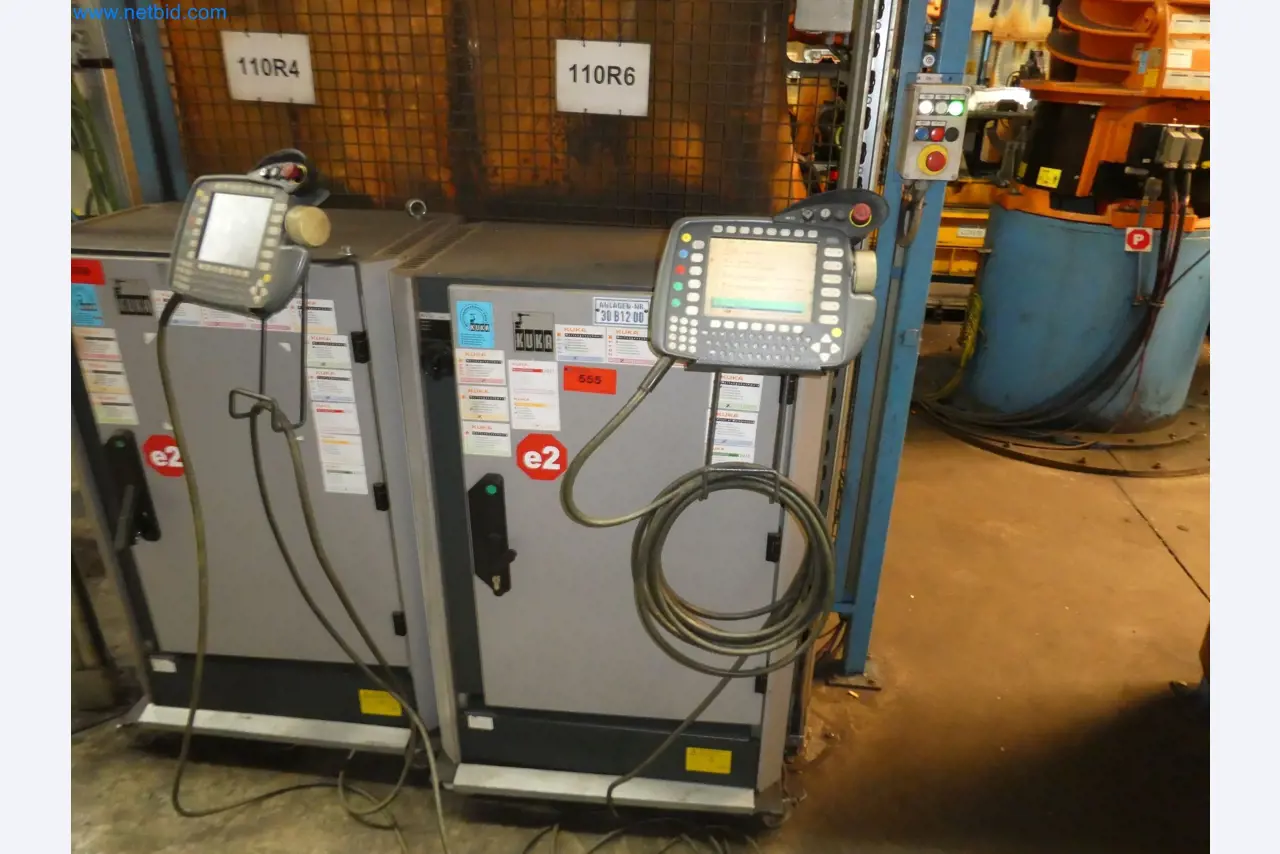 Robots, welding equipment and assembly accessories from the automotive industry-129