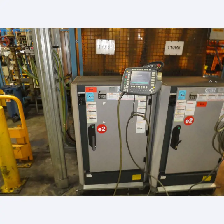 Robots, welding equipment and assembly accessories from the automotive industry-132