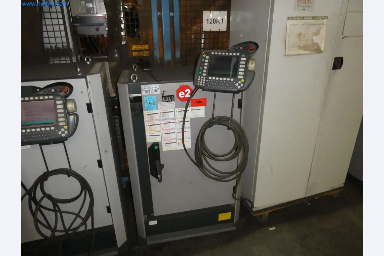 Robots, welding equipment and assembly accessories from the automotive industry-13