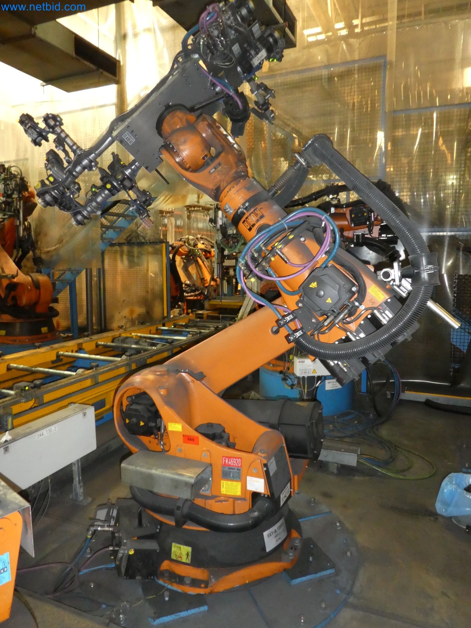 Robots, welding equipment and assembly accessories from the automotive industry-14