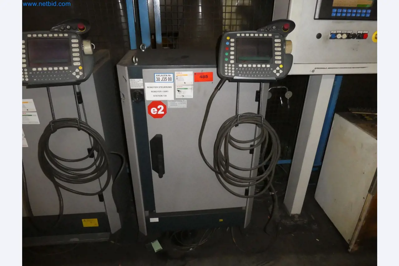 Robots, welding equipment and assembly accessories from the automotive industry-16