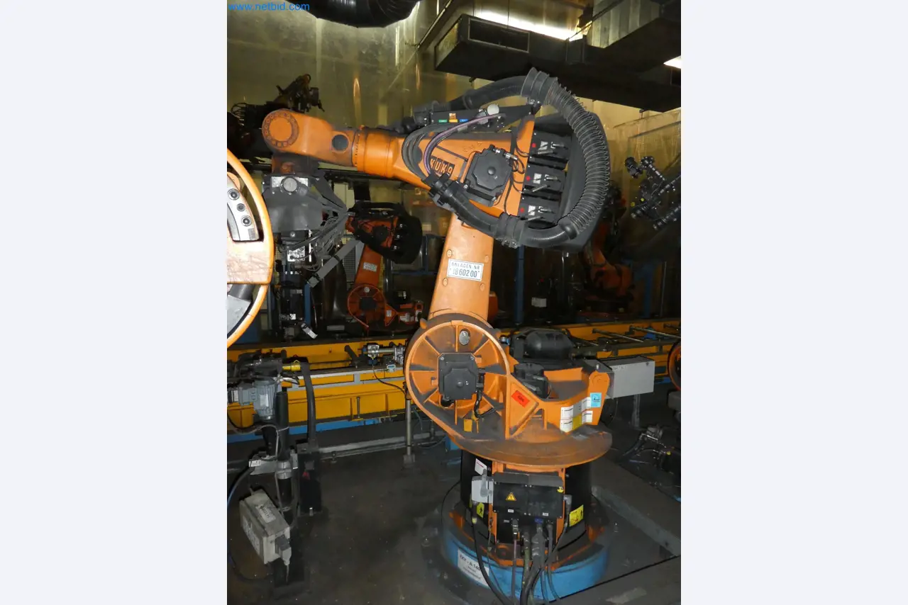 Robots, welding equipment and assembly accessories from the automotive industry-17