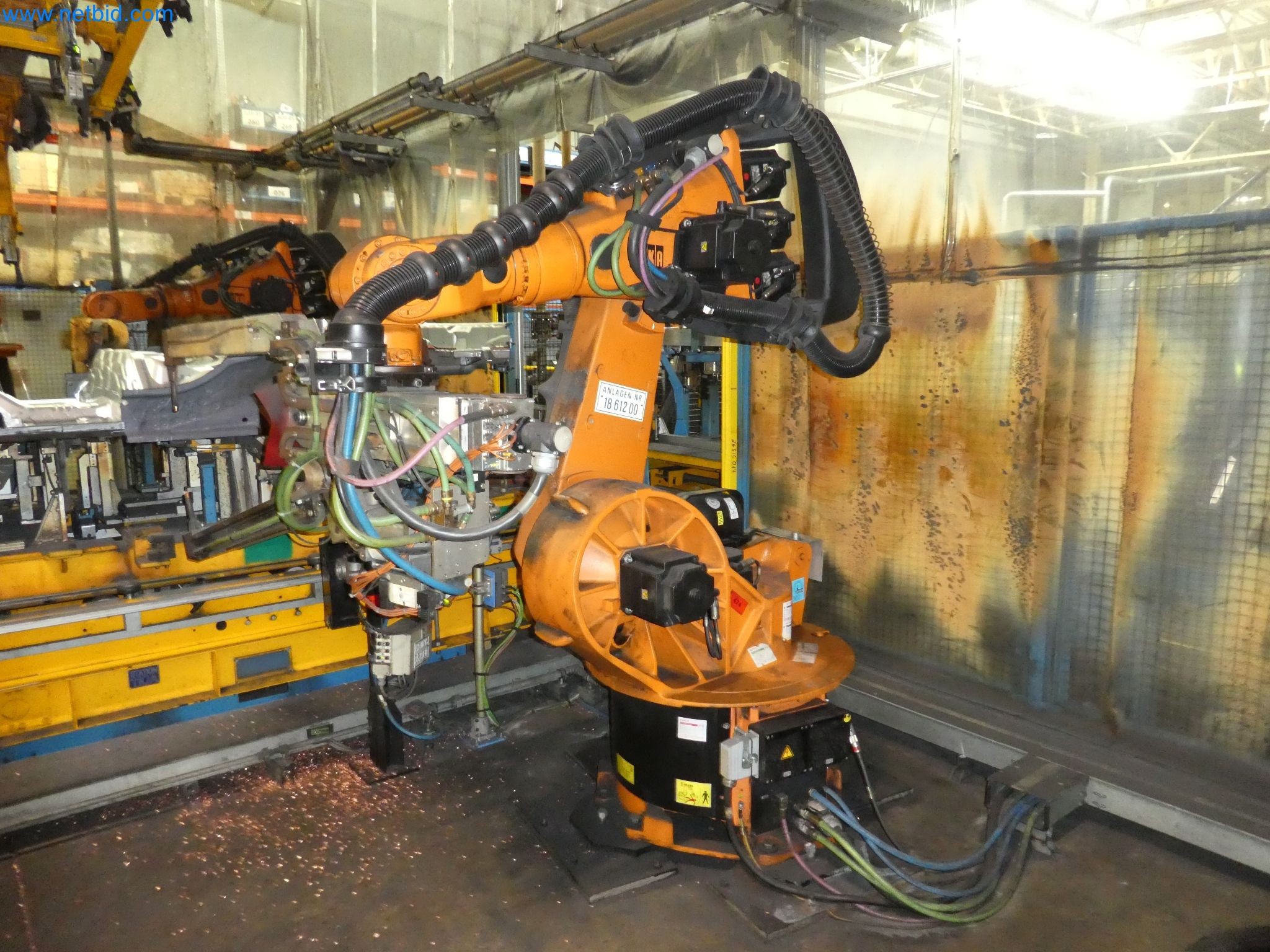 Robots, welding equipment and assembly accessories from the automotive industry-1