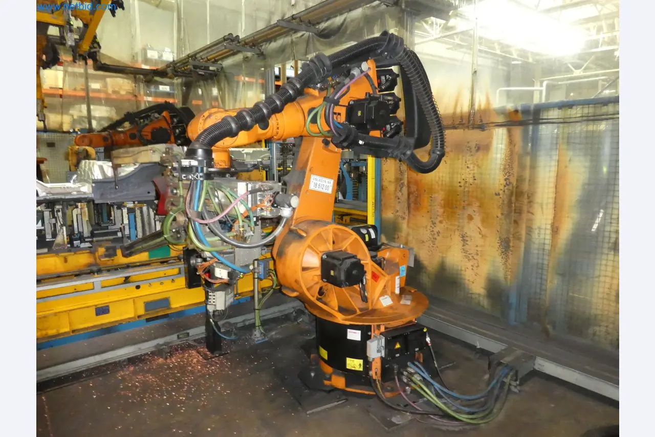 Robots, welding equipment and assembly accessories from the automotive industry-1