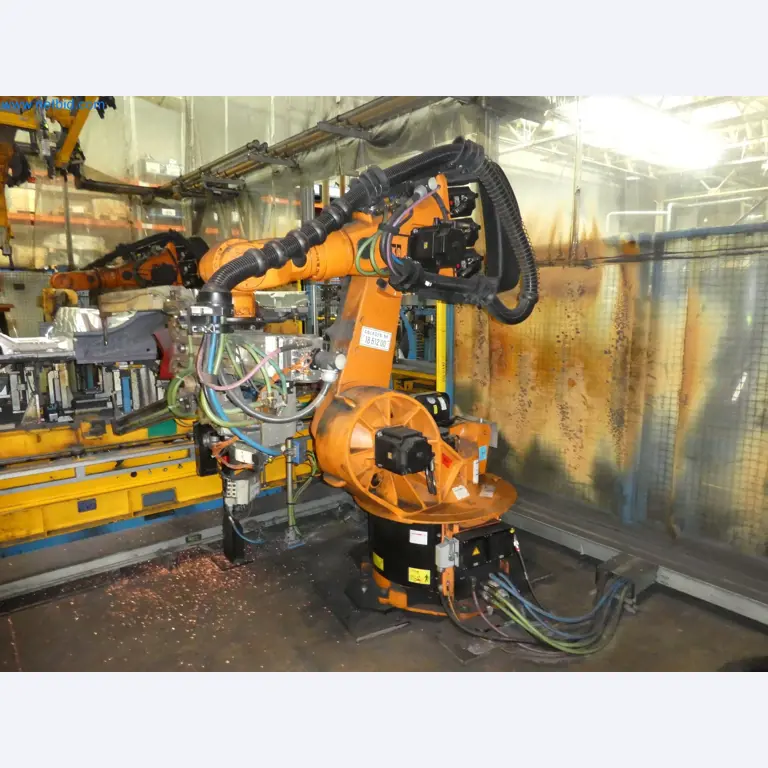 Robots, welding equipment and assembly accessories from the automotive industry-1