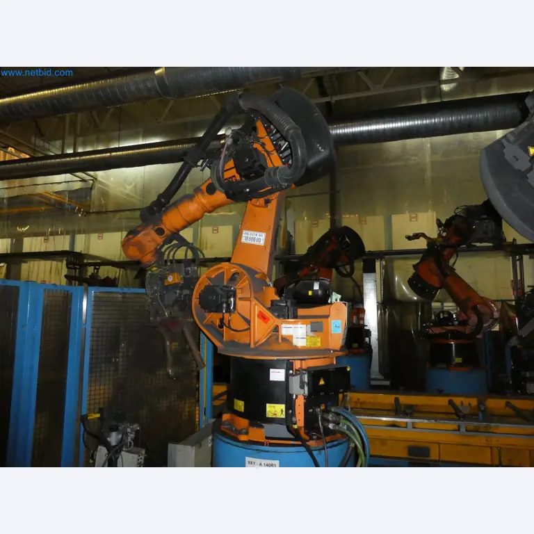 Robots, welding equipment and assembly accessories from the automotive industry-23