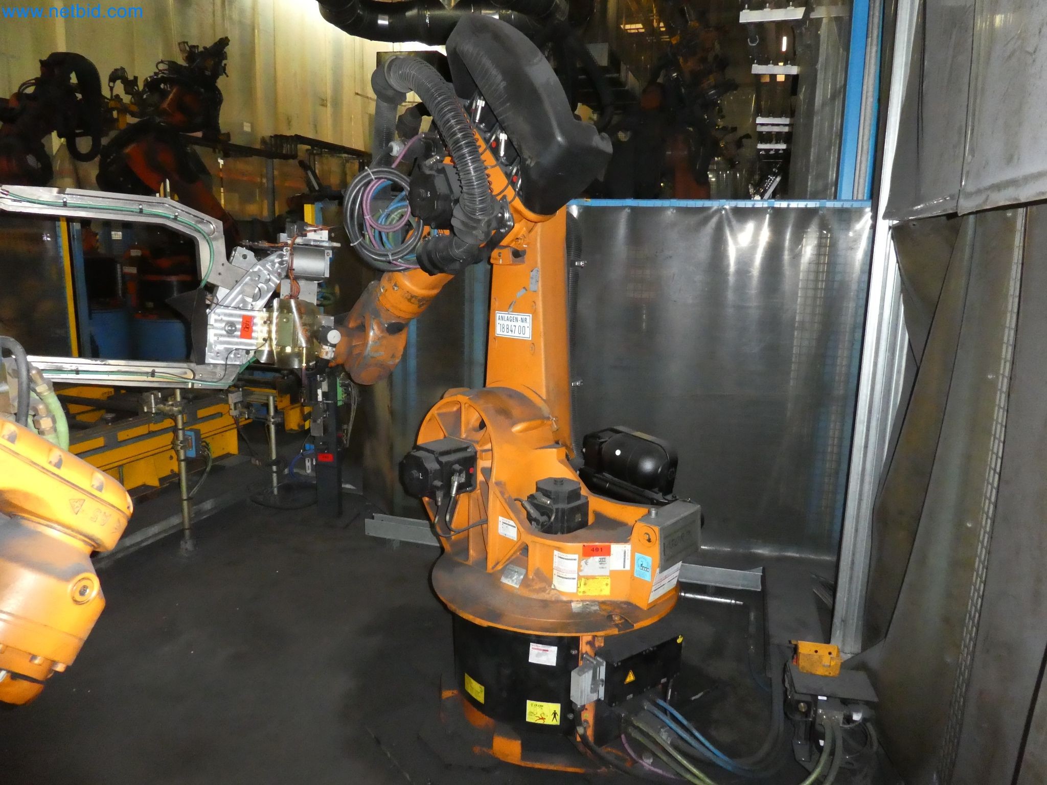 Robots, welding equipment and assembly accessories from the automotive industry-26