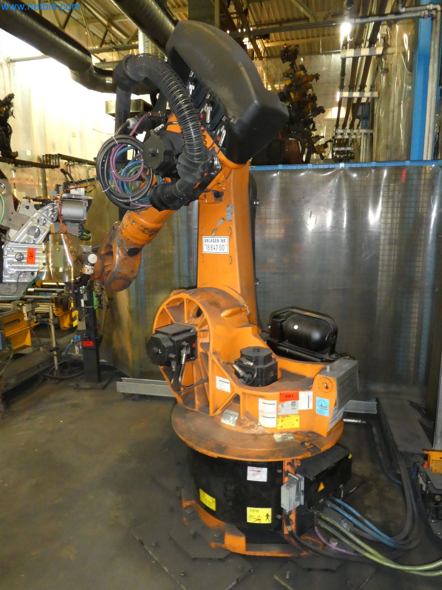 Robots, welding equipment and assembly accessories from the automotive industry-27