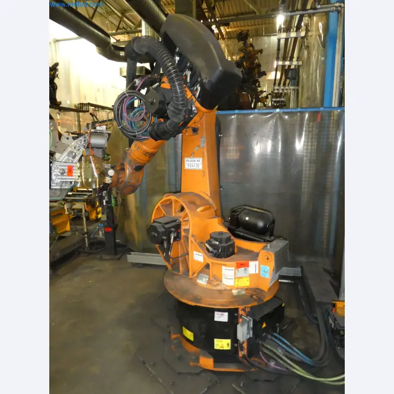 Robots, welding equipment and assembly accessories from the automotive industry-27