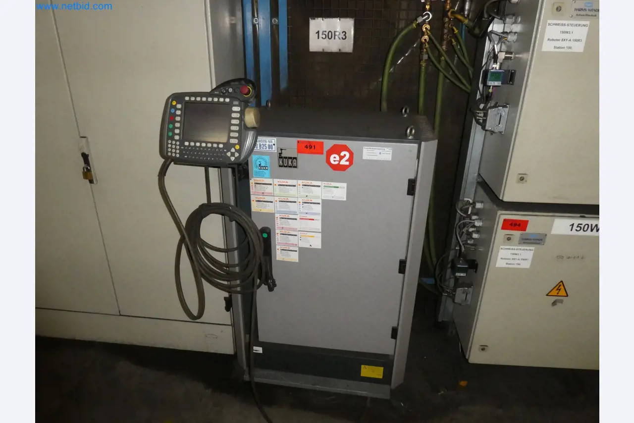 Robots, welding equipment and assembly accessories from the automotive industry-29