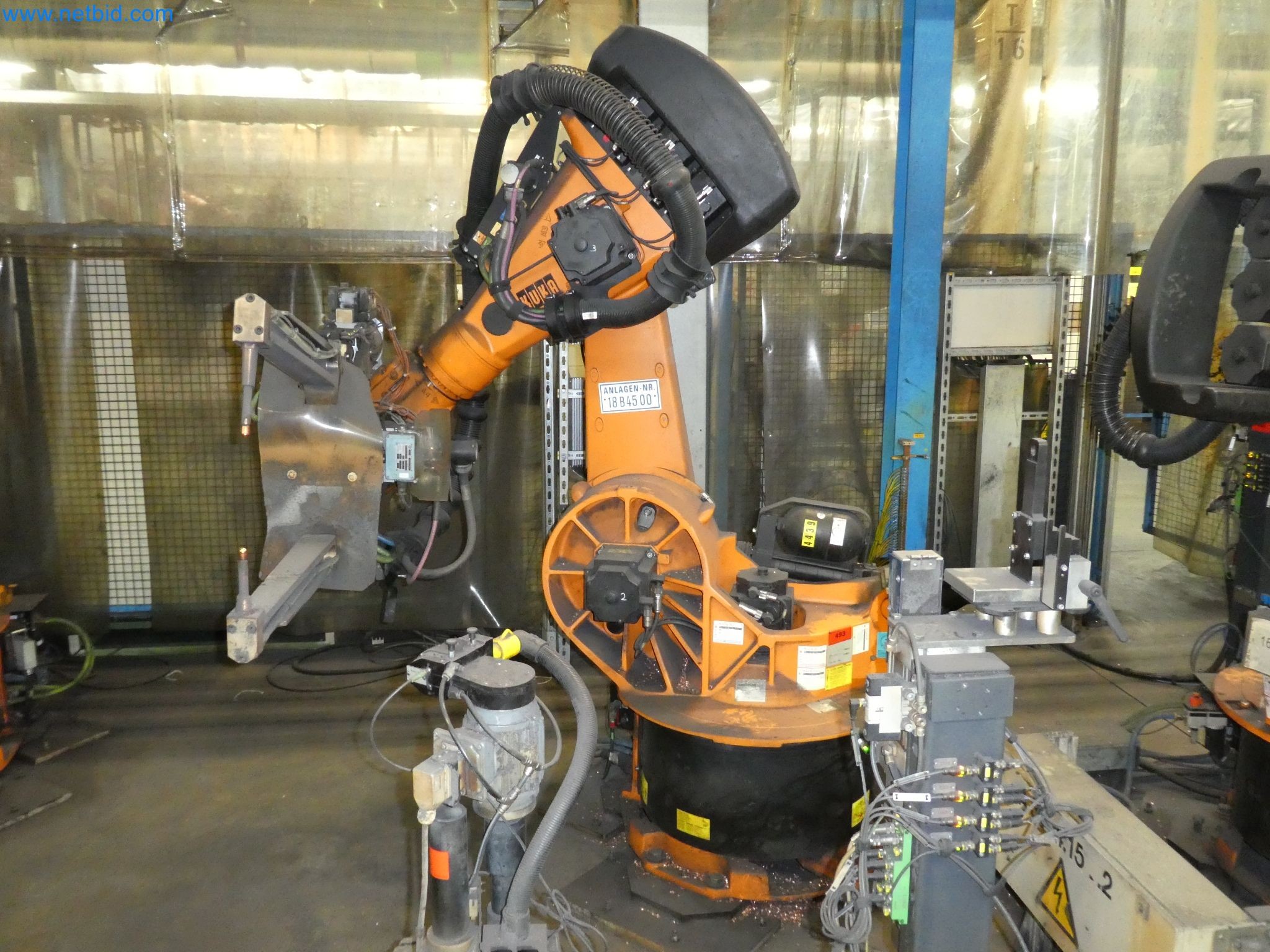Robots, welding equipment and assembly accessories from the automotive industry-30
