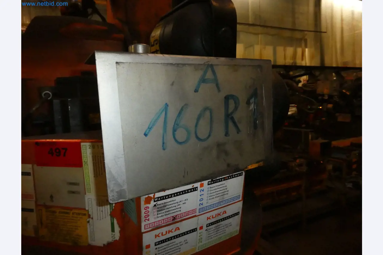 Robots, welding equipment and assembly accessories from the automotive industry-39