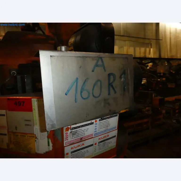 Robots, welding equipment and assembly accessories from the automotive industry-39