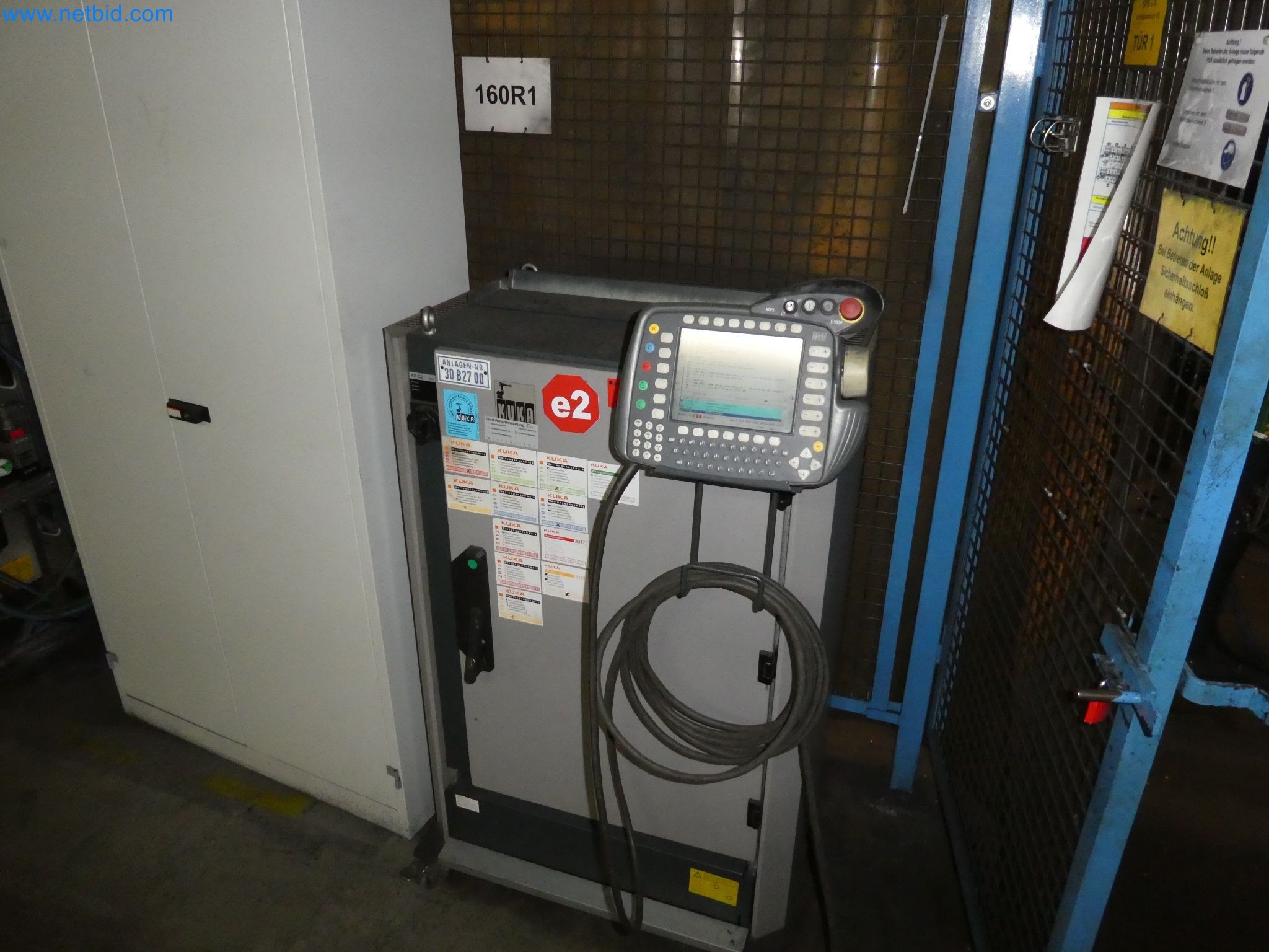 Robots, welding equipment and assembly accessories from the automotive industry-40