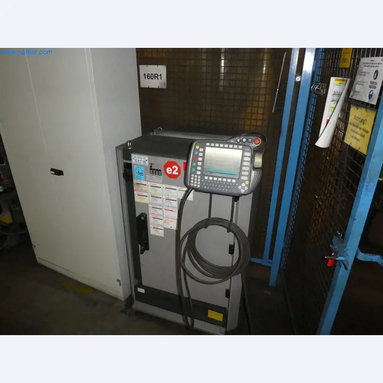 Robots, welding equipment and assembly accessories from the automotive industry-40