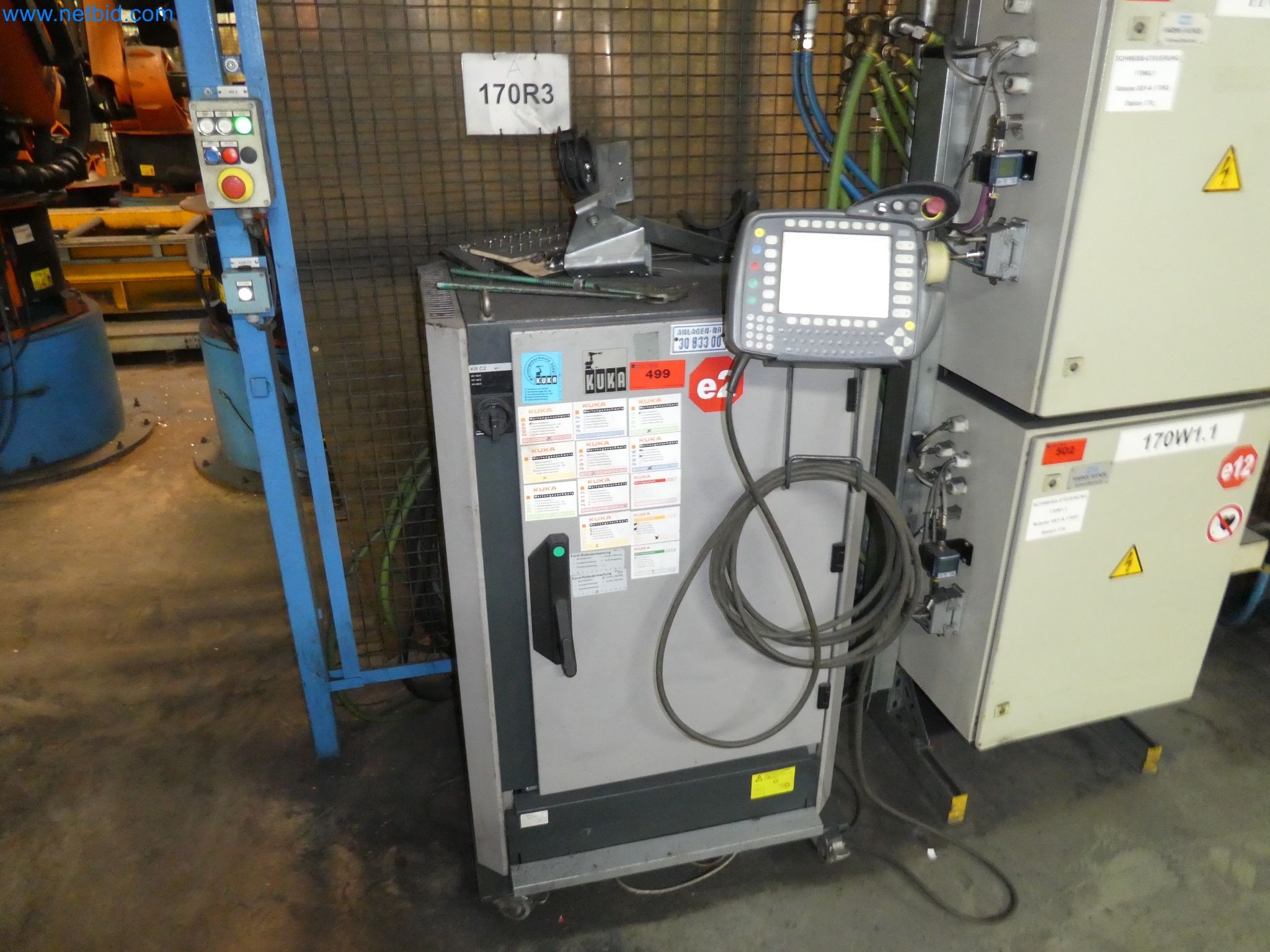 Robots, welding equipment and assembly accessories from the automotive industry-44