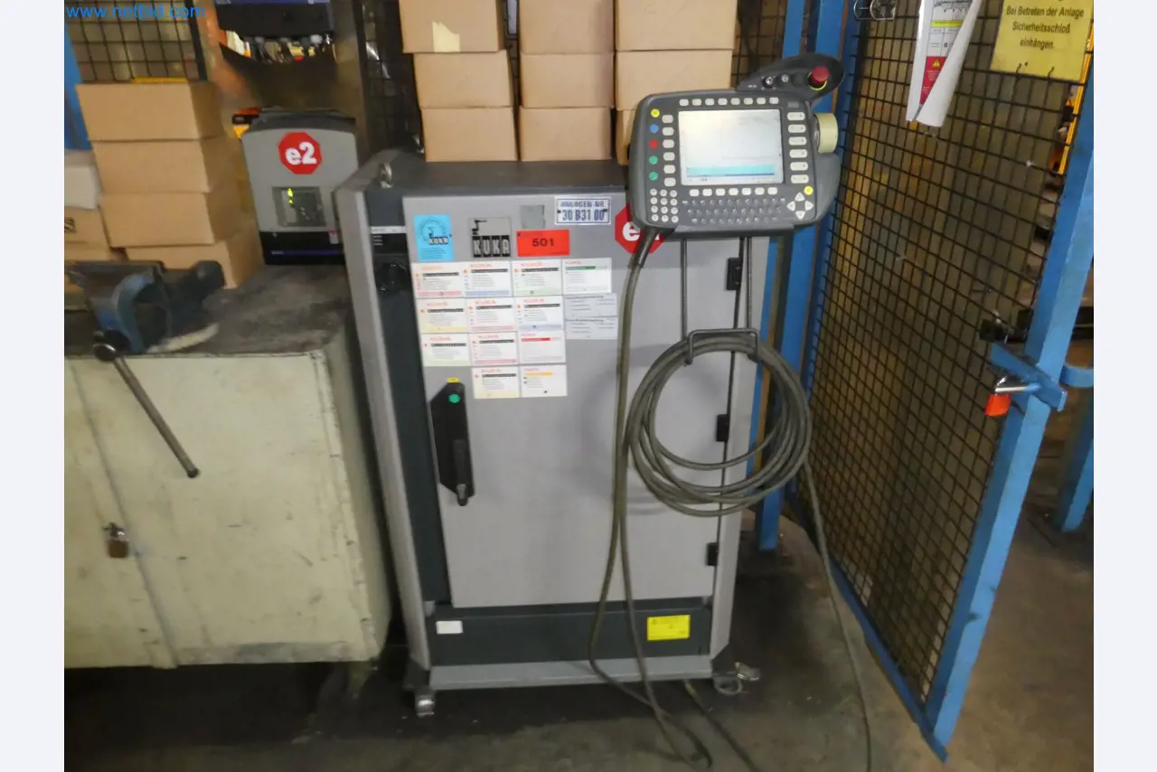 Robots, welding equipment and assembly accessories from the automotive industry-47