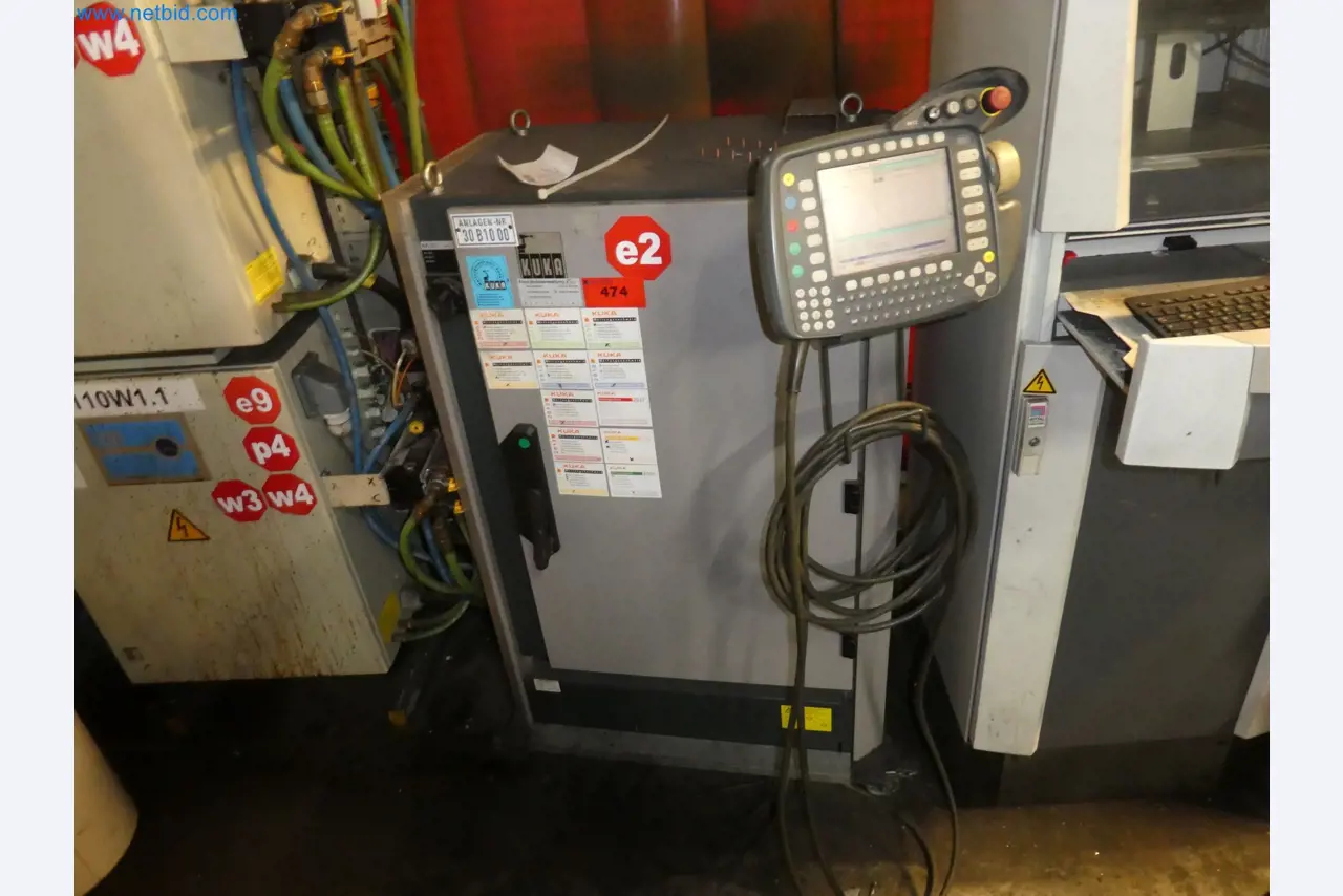 Robots, welding equipment and assembly accessories from the automotive industry-4