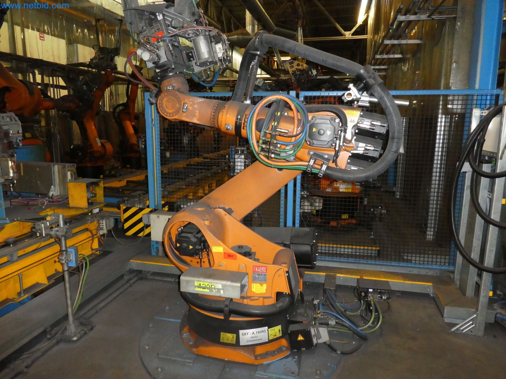 Robots, welding equipment and assembly accessories from the automotive industry-54