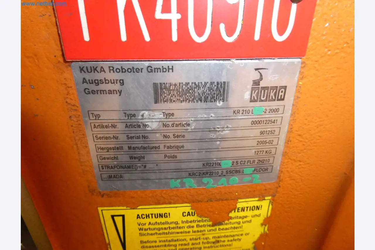 Robots, welding equipment and assembly accessories from the automotive industry-55