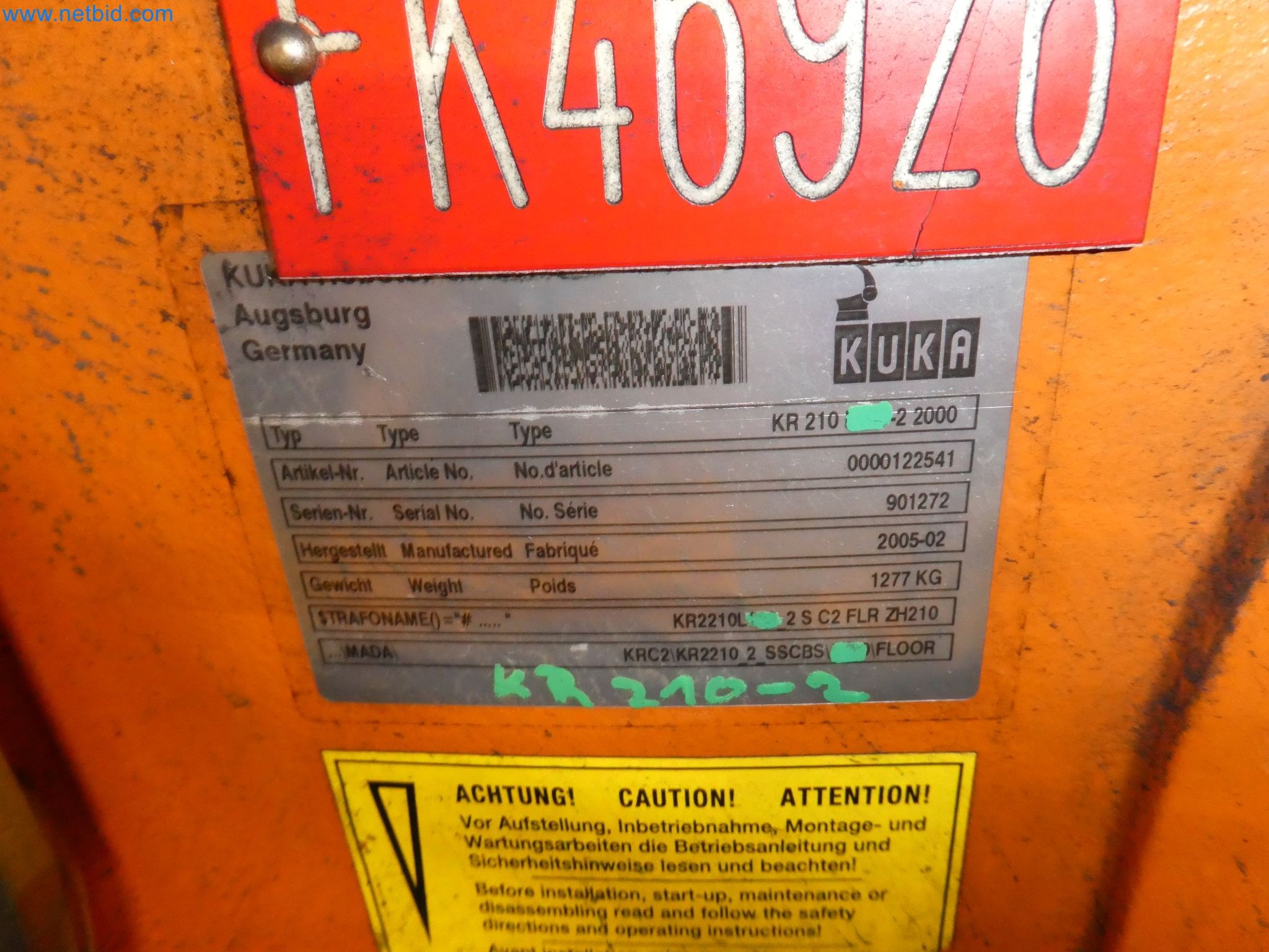 Robots, welding equipment and assembly accessories from the automotive industry-58