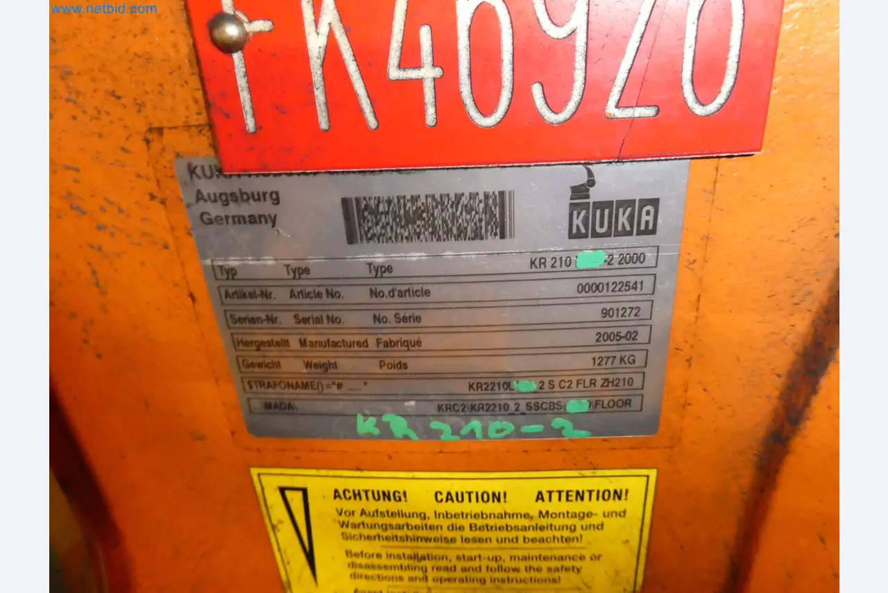 Robots, welding equipment and assembly accessories from the automotive industry-58