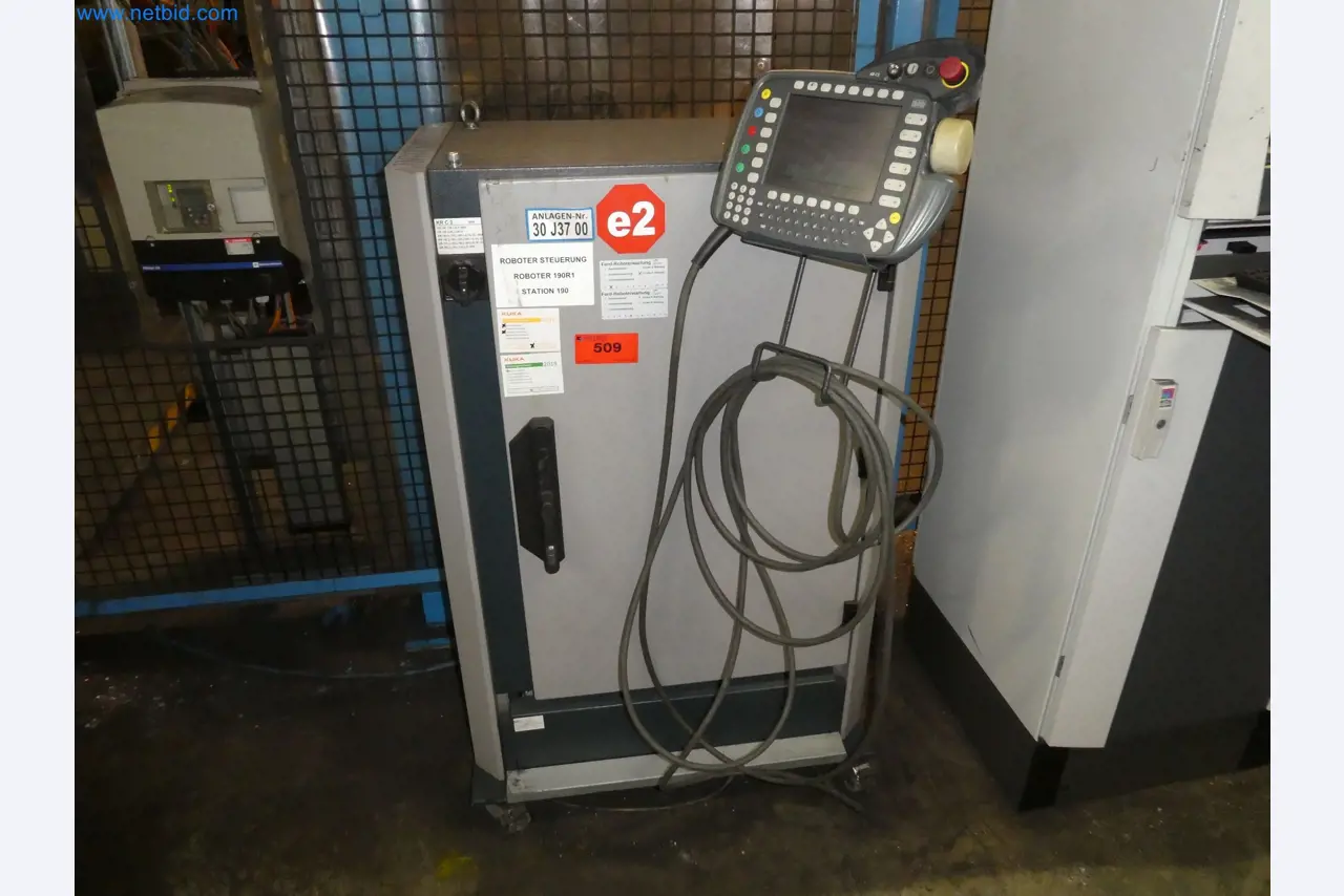 Robots, welding equipment and assembly accessories from the automotive industry-59