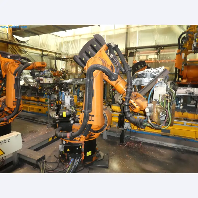 Robots, welding equipment and assembly accessories from the automotive industry-5