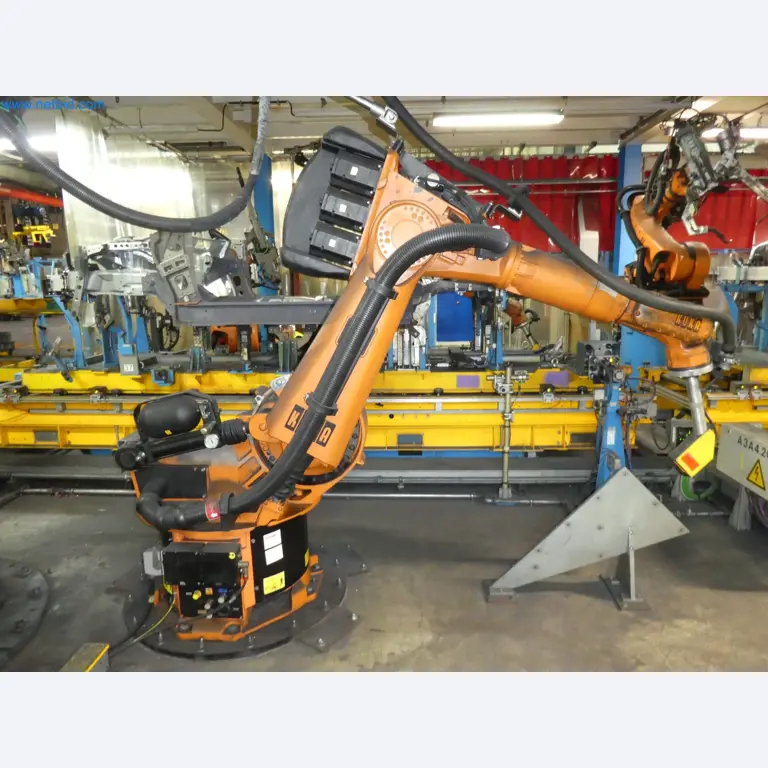 Robots, welding equipment and assembly accessories from the automotive industry-60