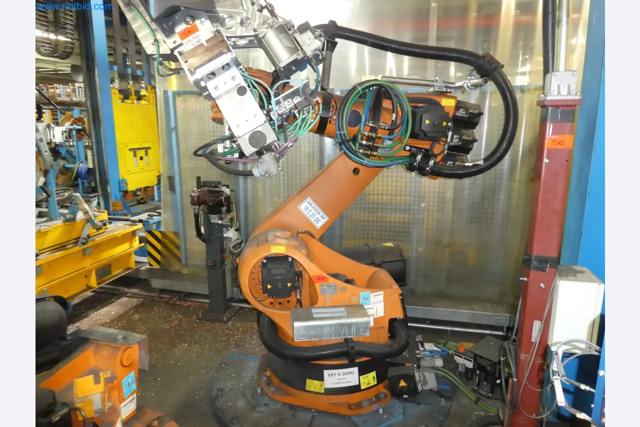 Robots, welding equipment and assembly accessories from the automotive industry-63