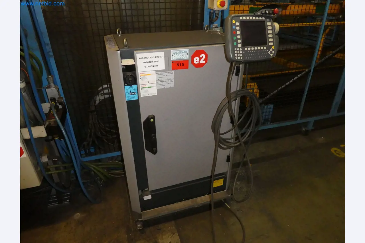 Robots, welding equipment and assembly accessories from the automotive industry-65