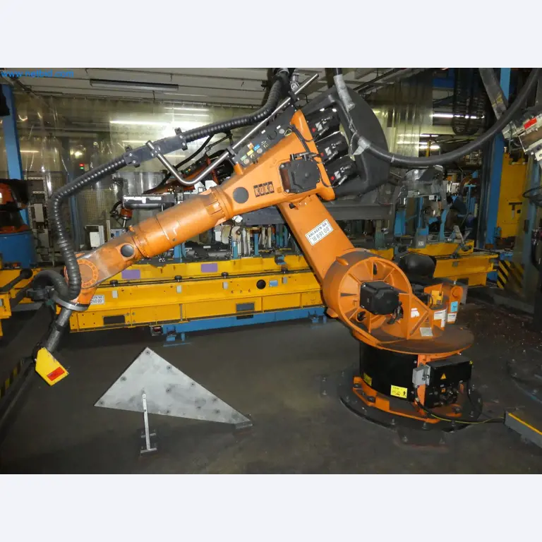 Robots, welding equipment and assembly accessories from the automotive industry-66