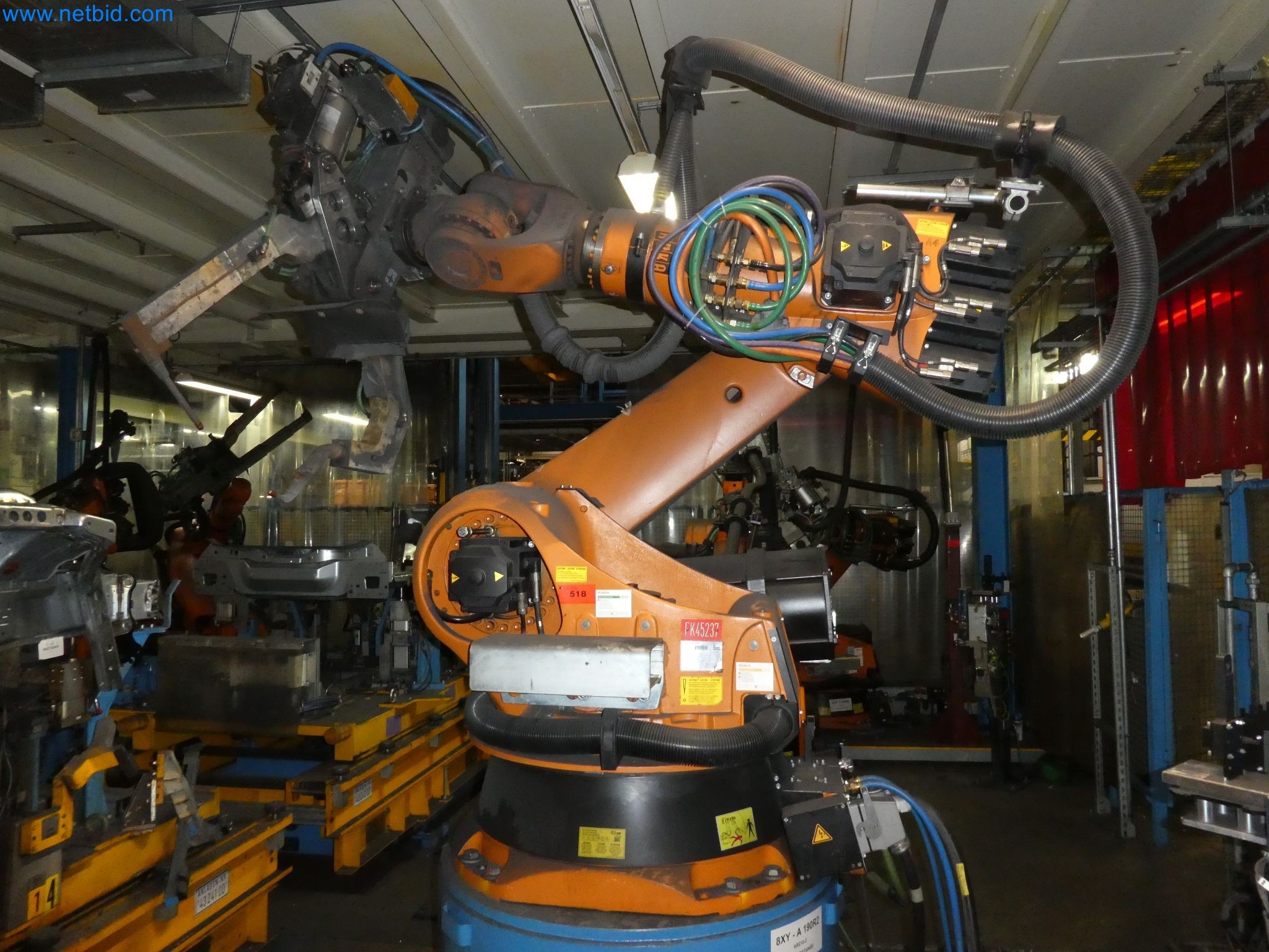 Robots, welding equipment and assembly accessories from the automotive industry-69