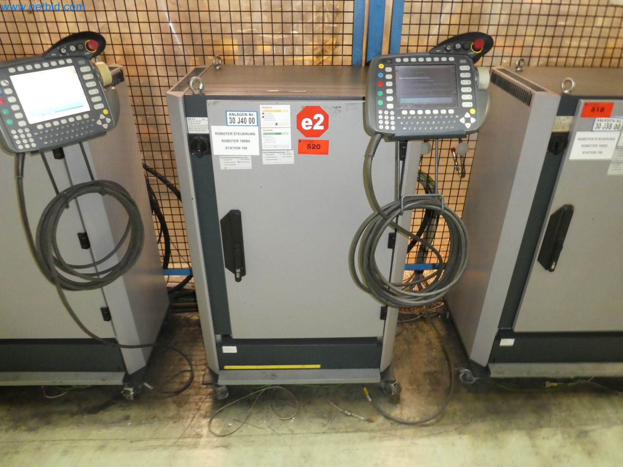 Robots, welding equipment and assembly accessories from the automotive industry-74