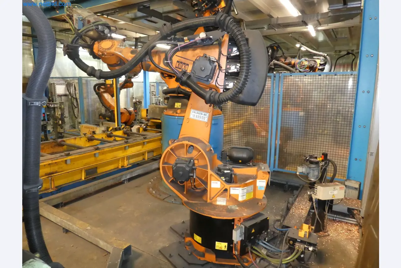 Robots, welding equipment and assembly accessories from the automotive industry-78