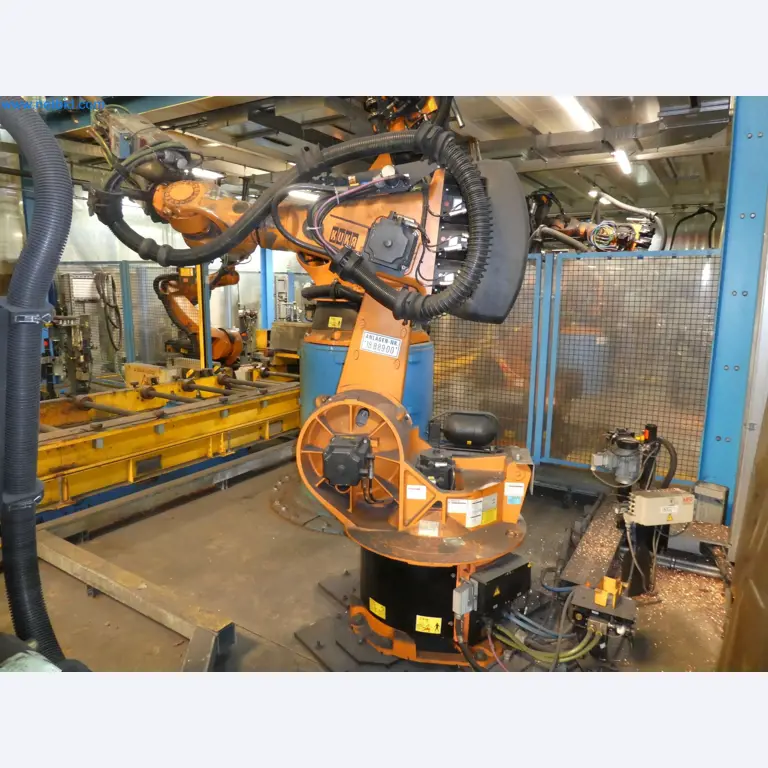 Robots, welding equipment and assembly accessories from the automotive industry-78