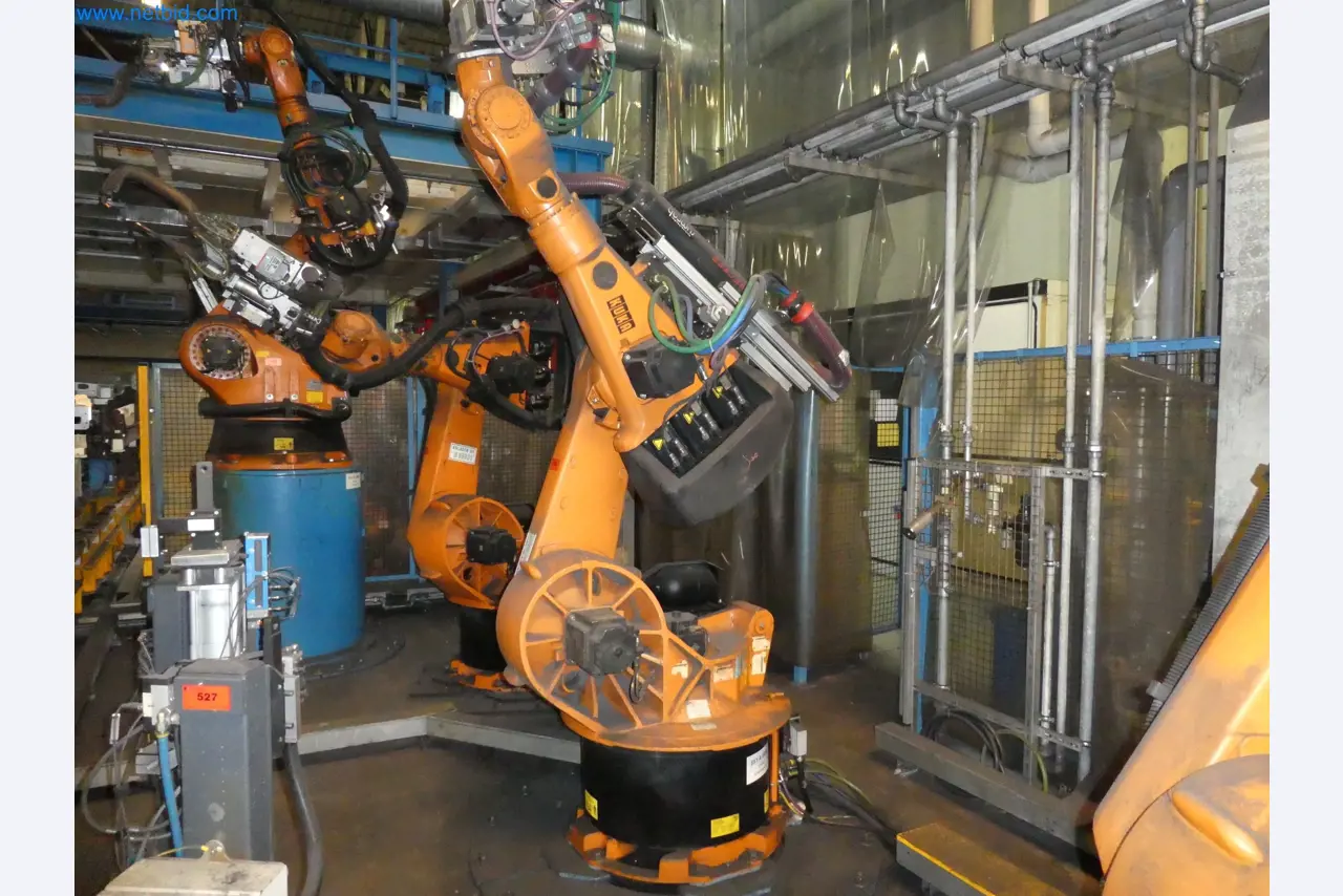 Robots, welding equipment and assembly accessories from the automotive industry-81