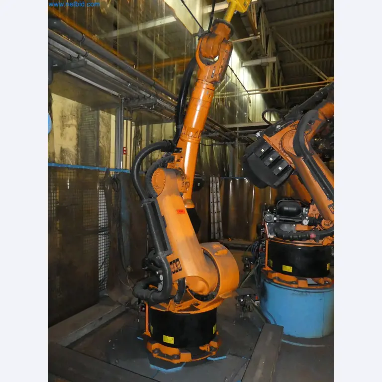 Robots, welding equipment and assembly accessories from the automotive industry-84