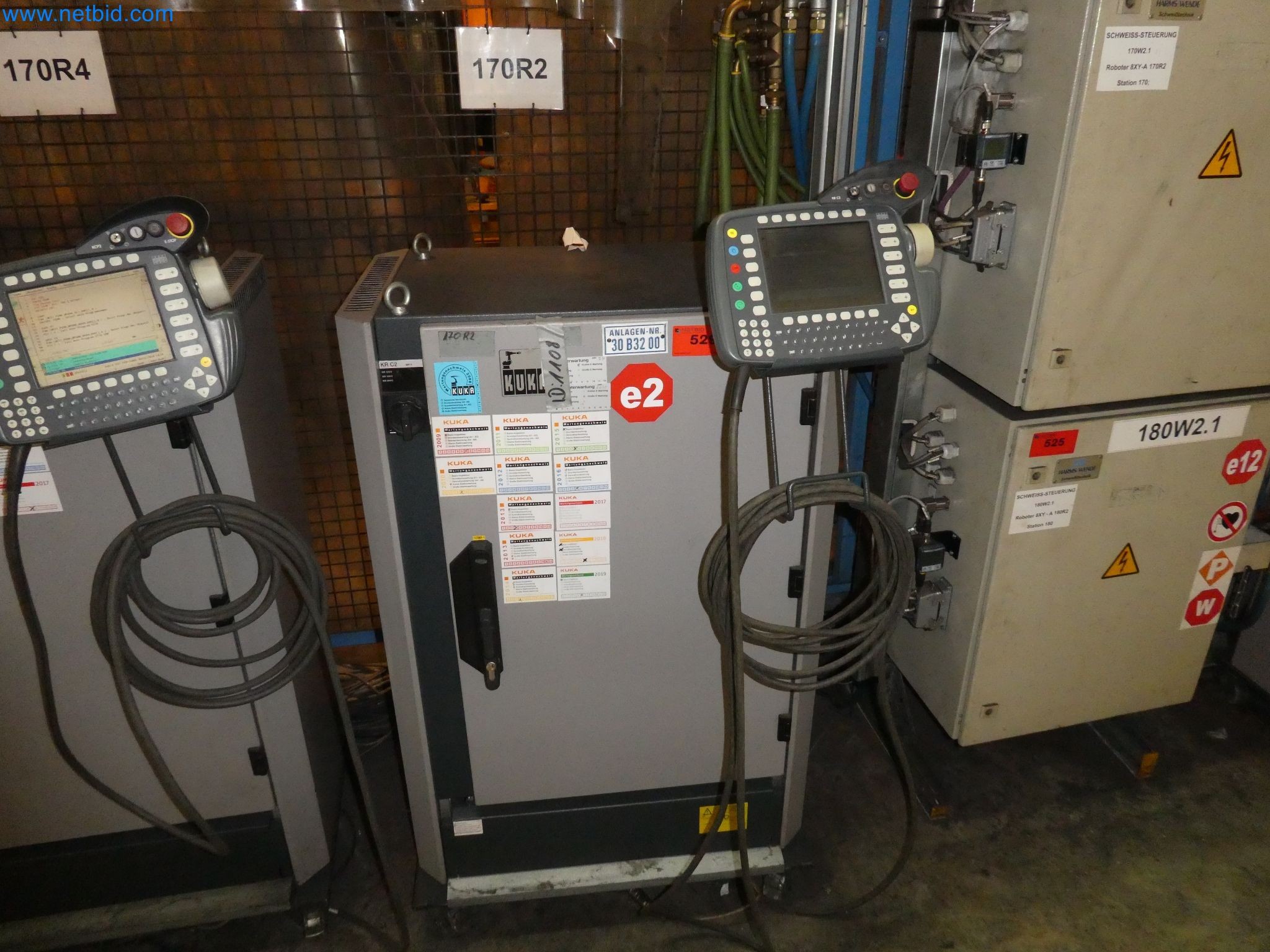 Robots, welding equipment and assembly accessories from the automotive industry-89