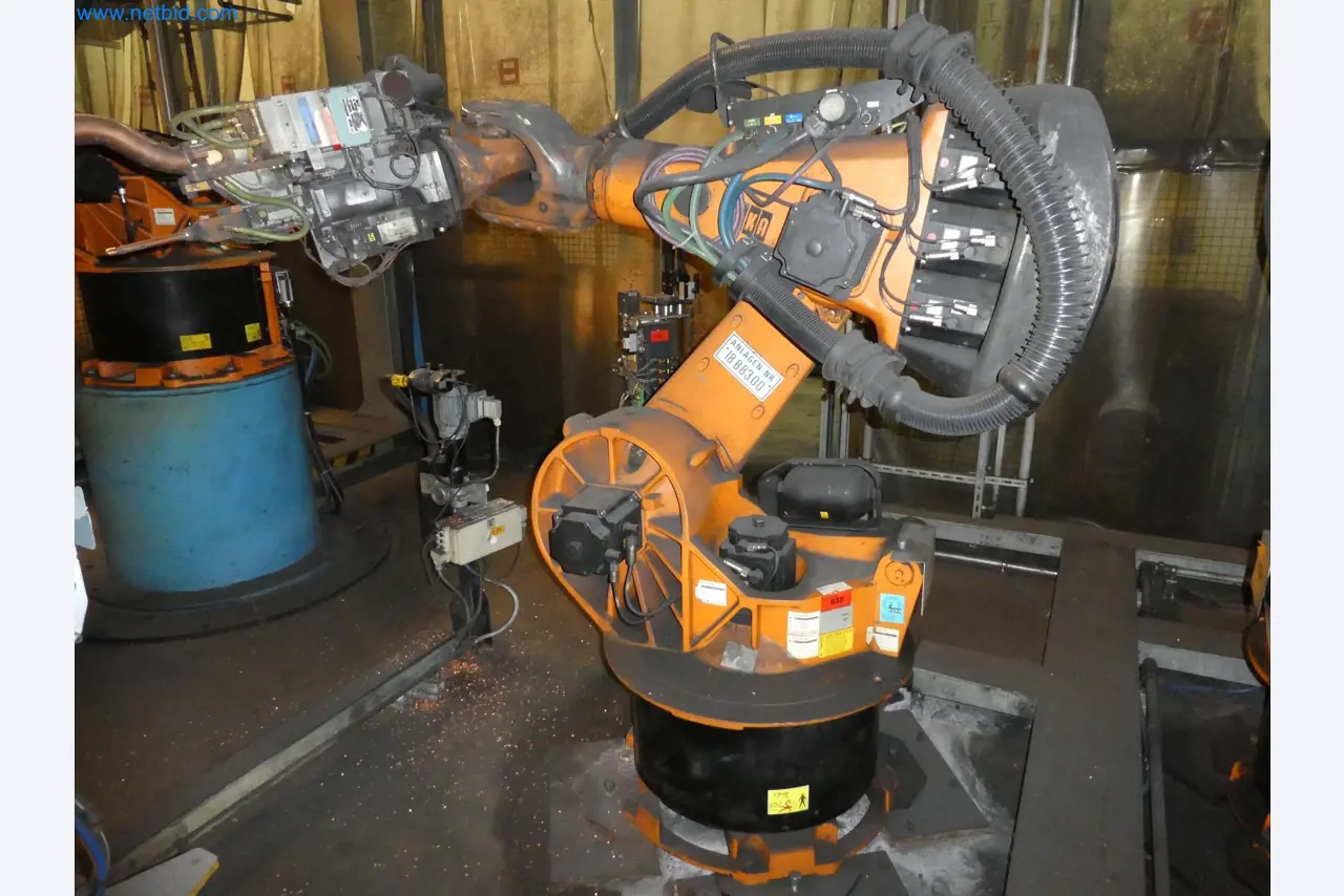 Robots, welding equipment and assembly accessories from the automotive industry-97