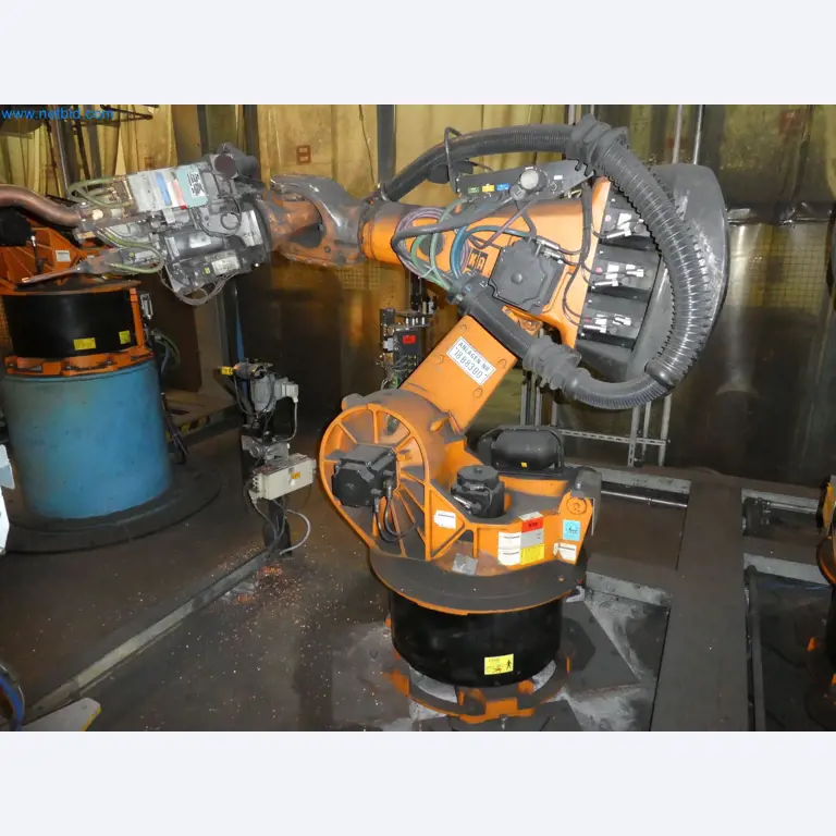 Robots, welding equipment and assembly accessories from the automotive industry-97