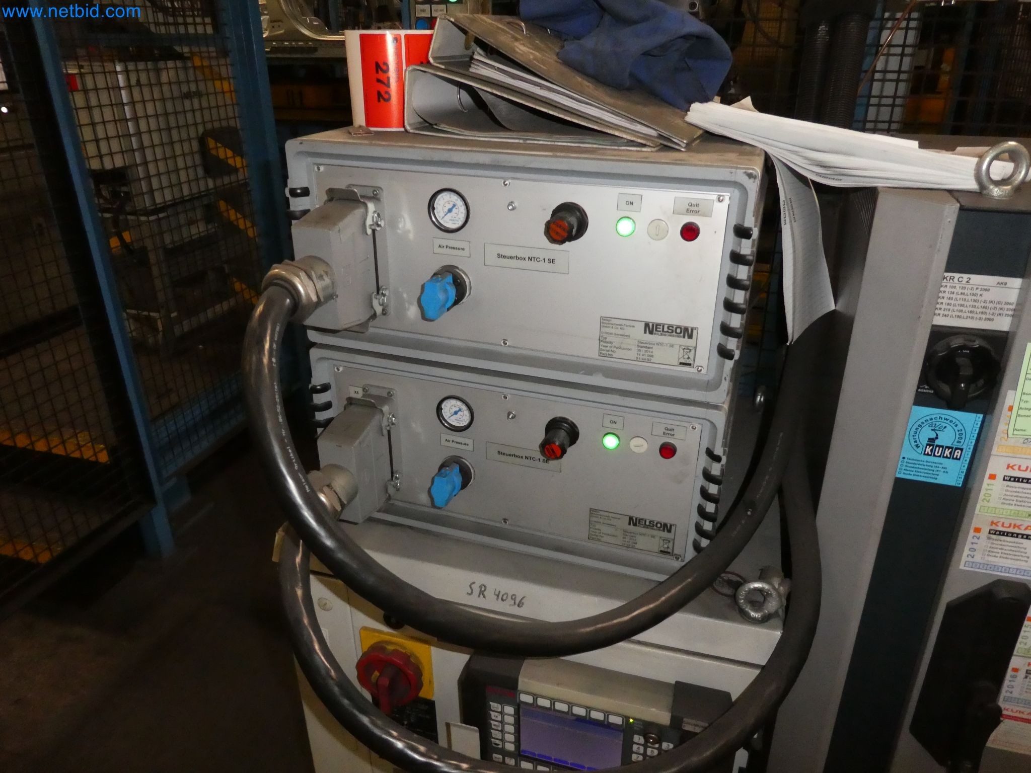 Robots, equipos de soldadura y accesorios de montaje de la industria del automóvil-4