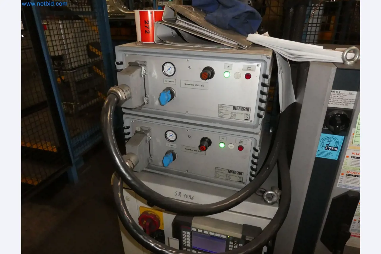 Robots, equipos de soldadura y accesorios de montaje de la industria del automóvil-4