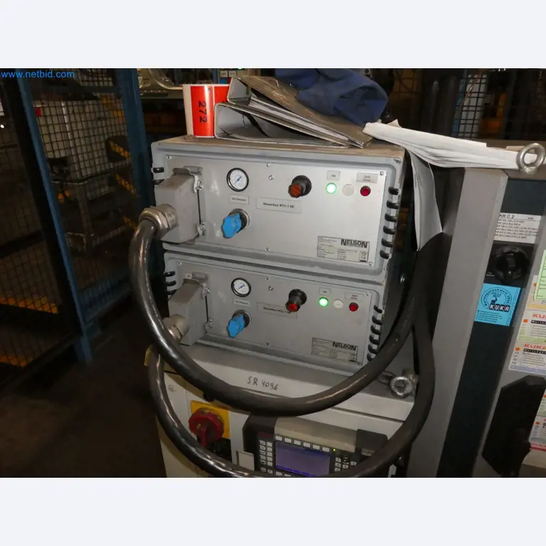 Robots, equipos de soldadura y accesorios de montaje de la industria del automóvil-4