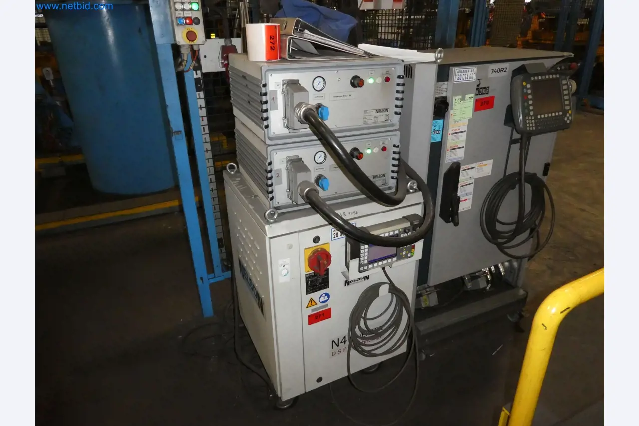 Robots, equipos de soldadura y accesorios de montaje de la industria del automóvil-5