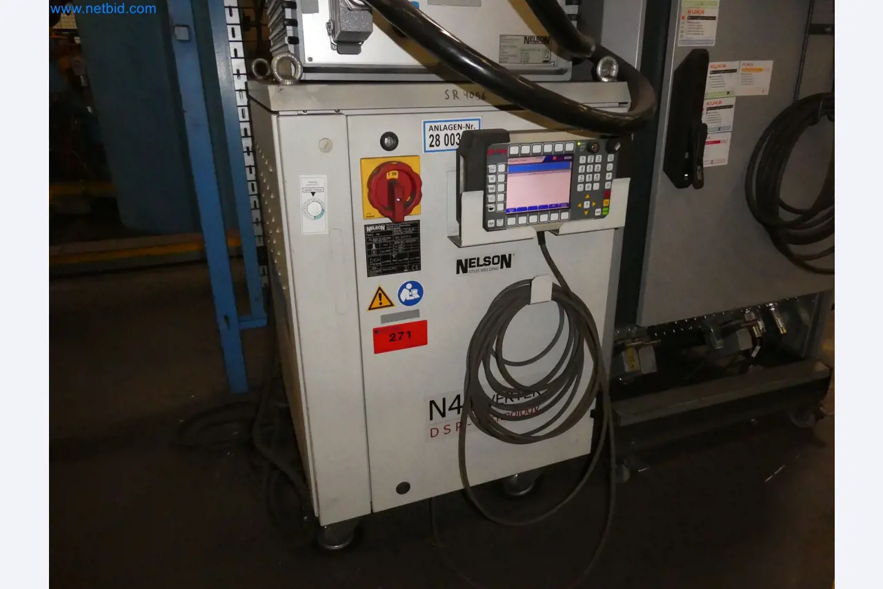 Robots, equipos de soldadura y accesorios de montaje de la industria del automóvil-7