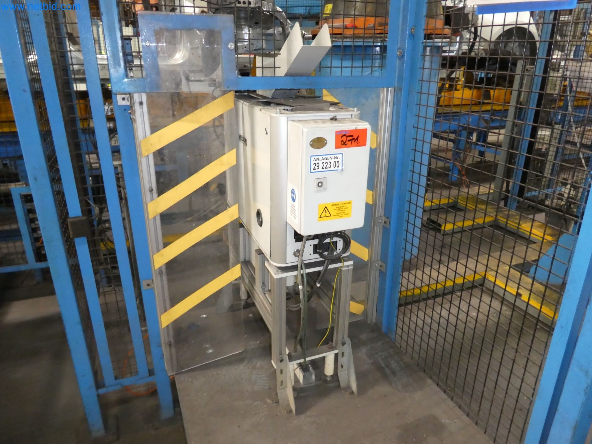 Robots, equipos de soldadura y accesorios de montaje de la industria del automóvil-9