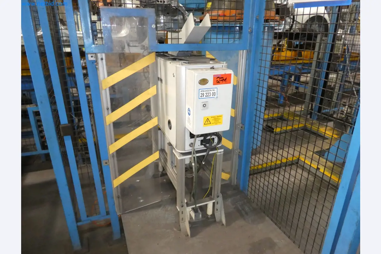 Robots, equipos de soldadura y accesorios de montaje de la industria del automóvil-9